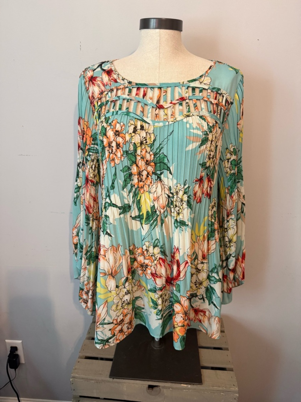 Floral Pleated Mint Tunic Top with Ladder Detail